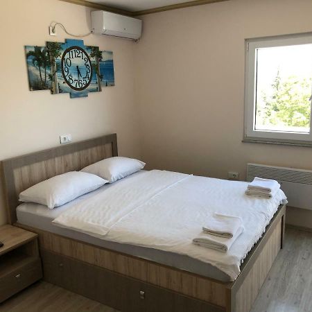 Kubi Hotel Struga Bagian luar foto